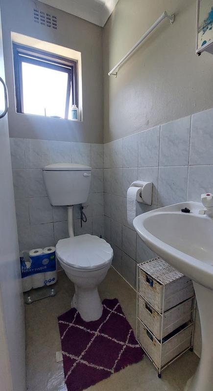 1 Bedroom Property for Sale in Oakglen Western Cape